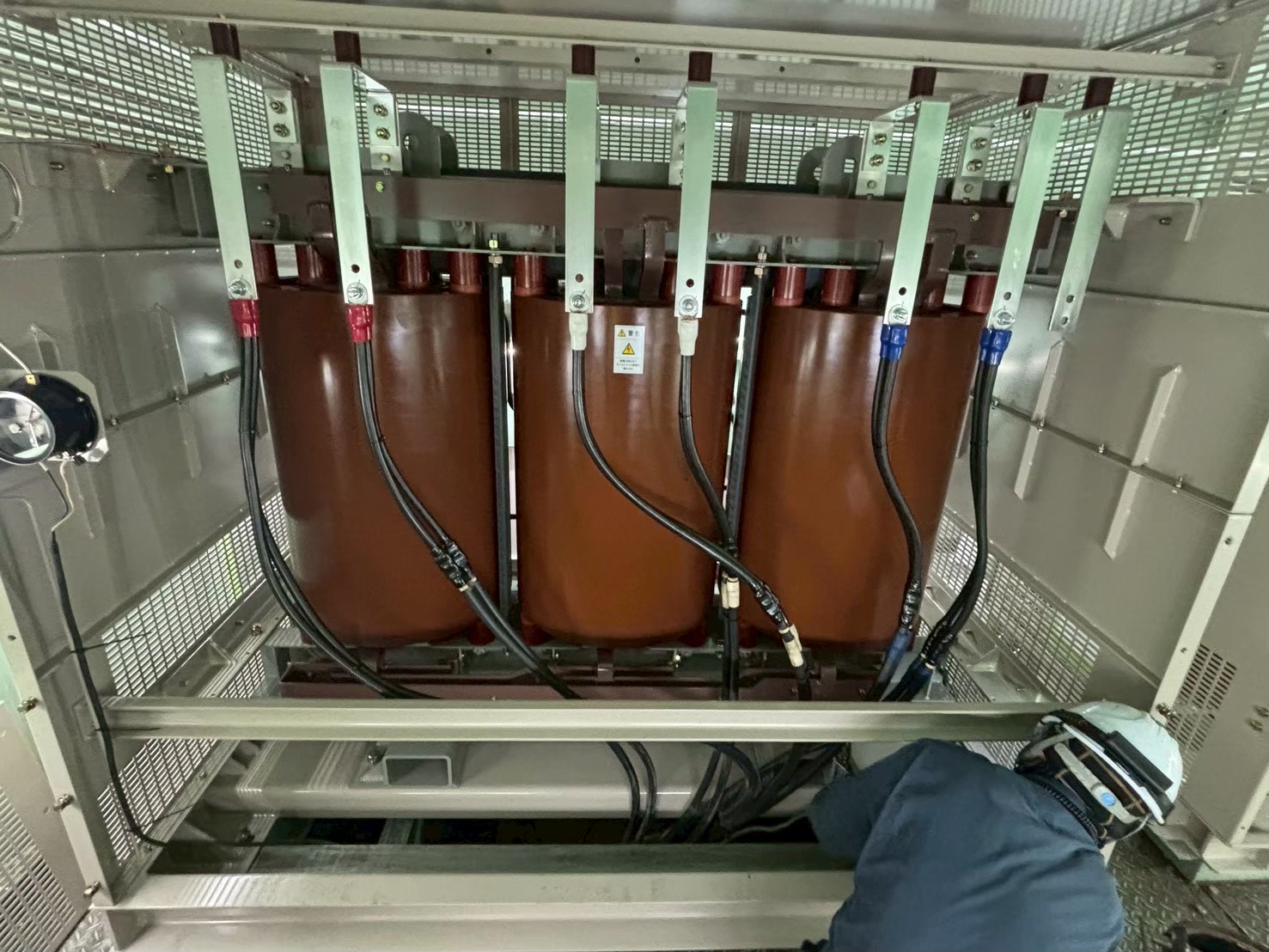 大阪府堺市にて電気工事〈高圧受電設備 変圧器更新工事〉の施工後写真