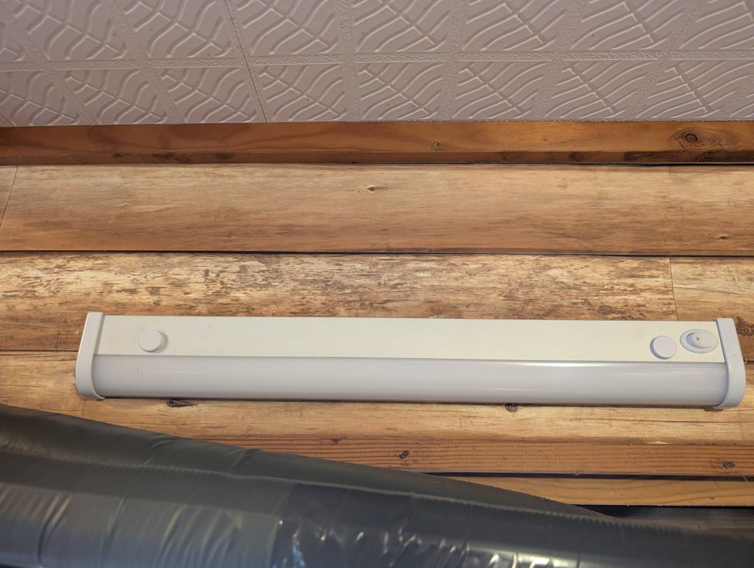 尼崎市にて電気工事〈キッチン照明（蛍光灯）の交換工事〉の施工後写真