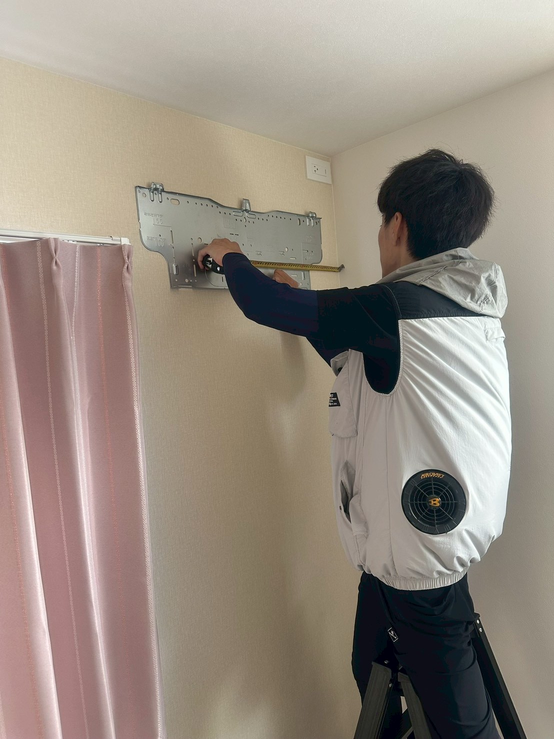 高砂市にて電気工事〈引っ越し時のエアコン取替工事〉の施工前写真